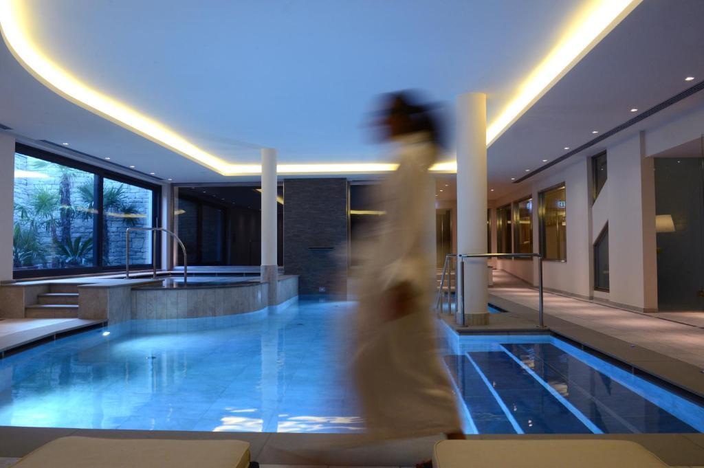 Hotel Ambassador Levico Terme Luaran gambar