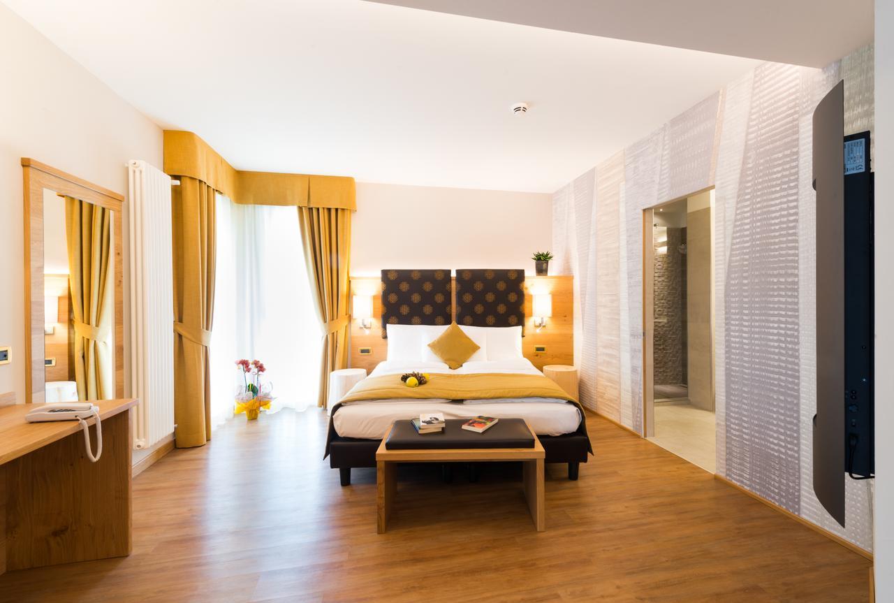 Hotel Ambassador Levico Terme Luaran gambar