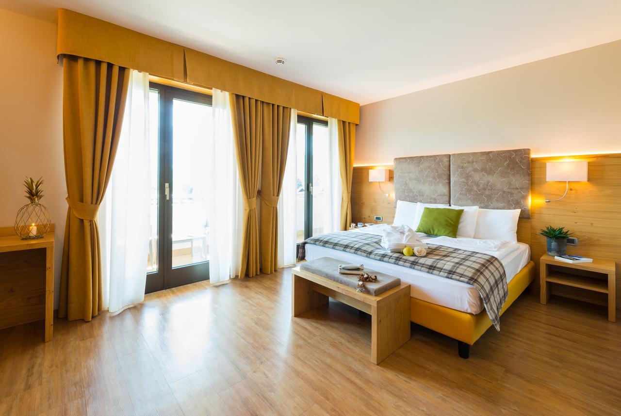 Hotel Ambassador Levico Terme Luaran gambar