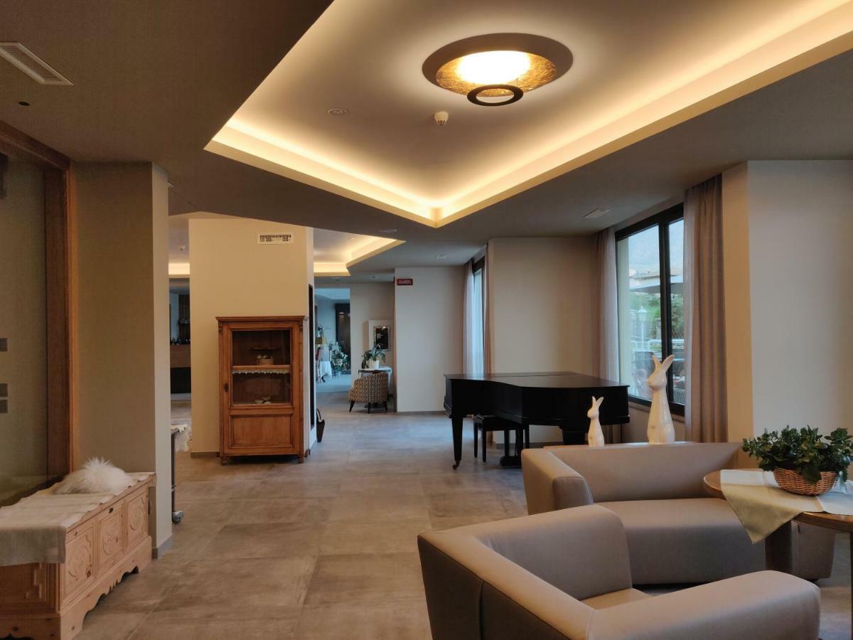 Hotel Ambassador Levico Terme Luaran gambar